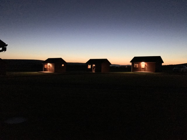 2017-08-29-Iceland-147-Hvammstangi-moon-before-aurora.JPG
