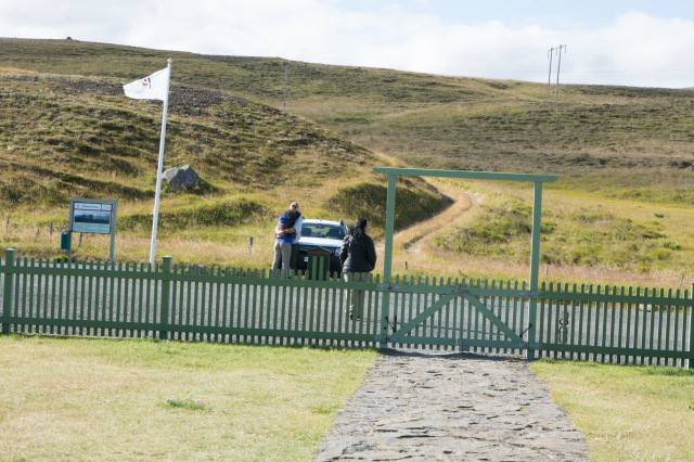 2017-08-30-Iceland-068-Suzi-Travis-Kris.jpg