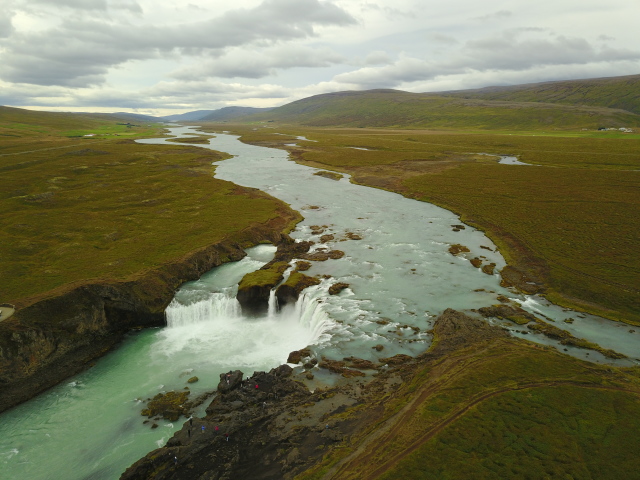 2017/08(August)/Iceland/4Star/640x480_2017-08-31-Iceland-005-Gooafoss-Waterfall-drone.JPG