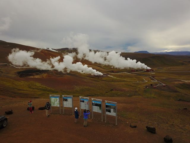 2017-08-31-Iceland-081-Geothermal-power-plant-drone.JPG