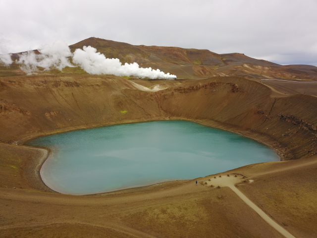 2017-08-31-Iceland-096-Geothermal-power-plant-drone.JPG