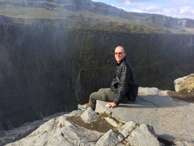 2017-08-31-Iceland-136-Dettifoss-Travis.JPG