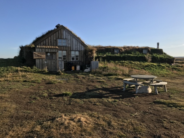 2017/08(August)/Iceland/4Star/640x480_2017-09-01-Iceland-004-Saenautasel-Hobbit-Home.JPG