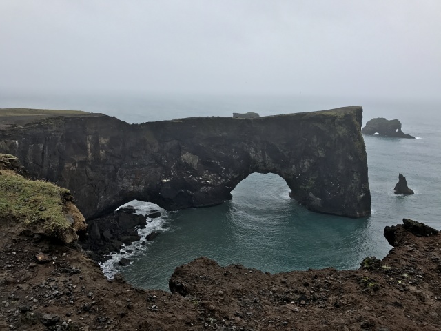 2017-09-02-Iceland-23-Dyrholaey-hole-in-rock.JPG