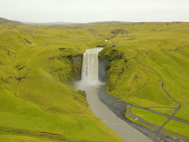 2017/08(August)/Iceland/4Star/640x480_2017-09-02-Iceland-30-Skogafoss-drone.JPG
