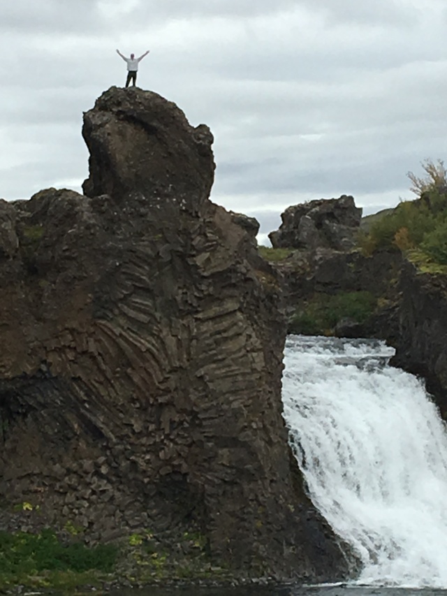 2017/08(August)/Iceland/4Star/640x480_2017-09-03-Iceland-074-Hjalparfoss-Travis-on-top.JPG