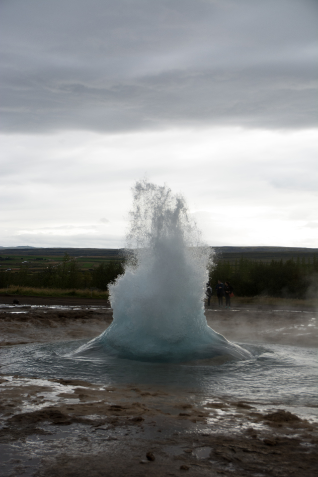 2017-09-04-Iceland-047-Geysir-little-blow.jpg