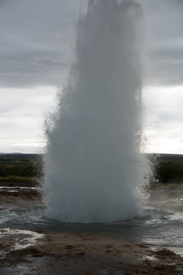 2017-09-04-Iceland-049-Geysir-little-blow.jpg