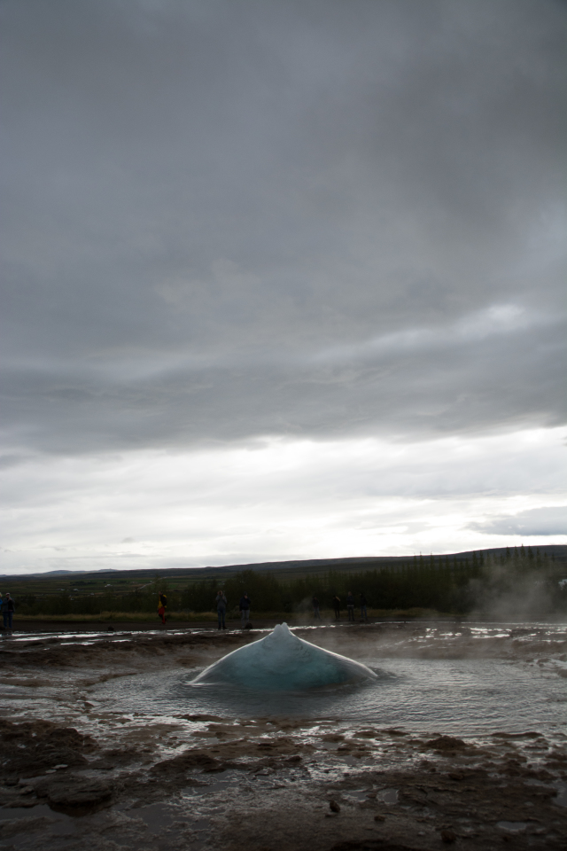 2017-09-04-Iceland-050-Geysir-little-blow.jpg