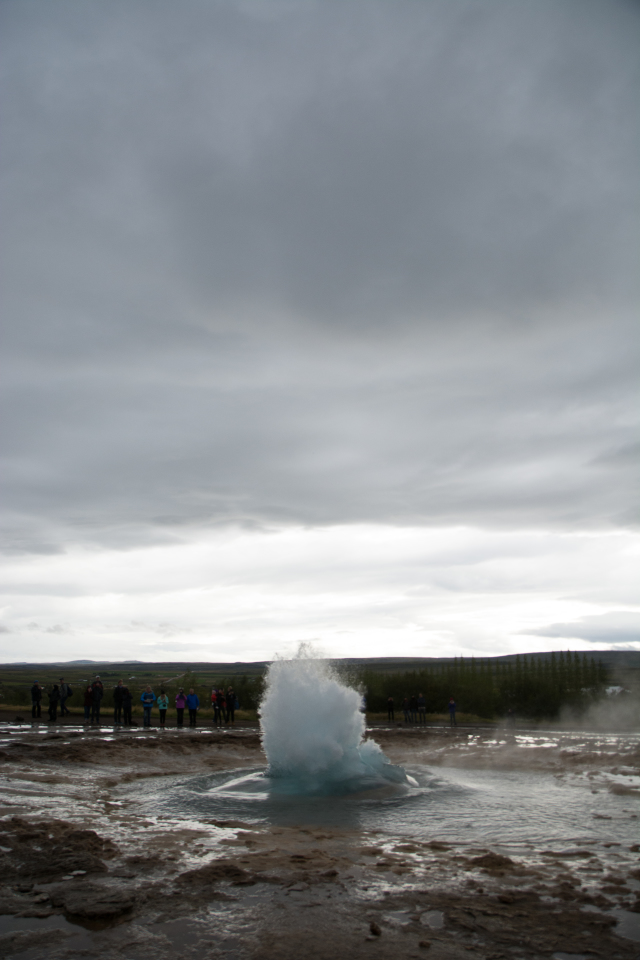 2017-09-04-Iceland-056-Geysir-little-blow.jpg