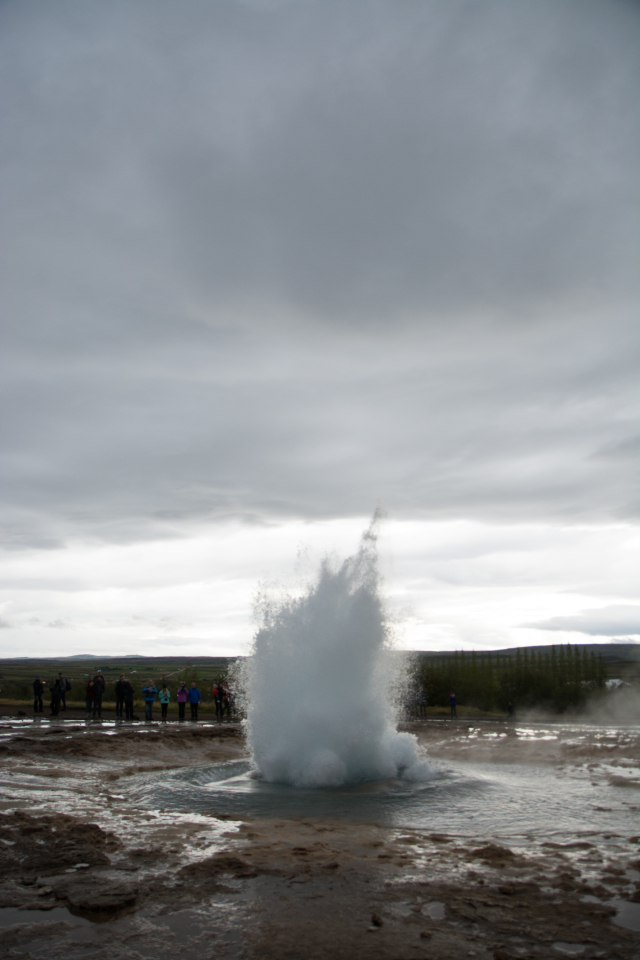 2017-09-04-Iceland-057-Geysir-little-blow.jpg