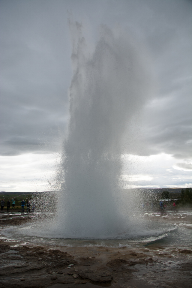 2017-09-04-Iceland-064-Geysir-little-blow.jpg