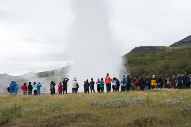 2017-09-04-Iceland-068-Geysir-little-blow.jpg