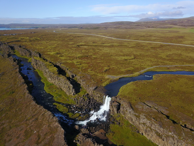 2017-09-05-Iceland-13-Thingvallavatn-Thingville-drone-GOOD.JPG