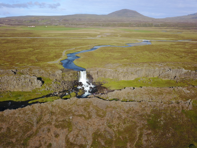 2017-09-05-Iceland-17-Thingvallavatn-Thingville-drone.JPG