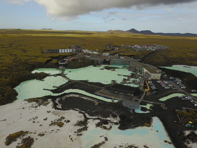 2017-09-05-Iceland-30-Blue-Lagoon-drone.JPG
