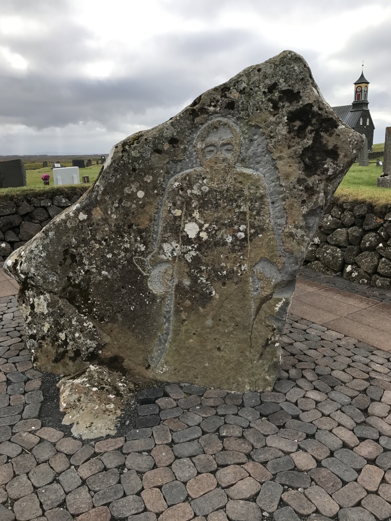 2017-08-24-Iceland-07-Church-Rock.JPG