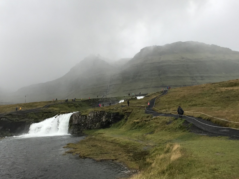 2017/08(August)/Iceland/4Star/800x600_2017-08-27-Iceland-52-Kirkjufellsfoss.JPG