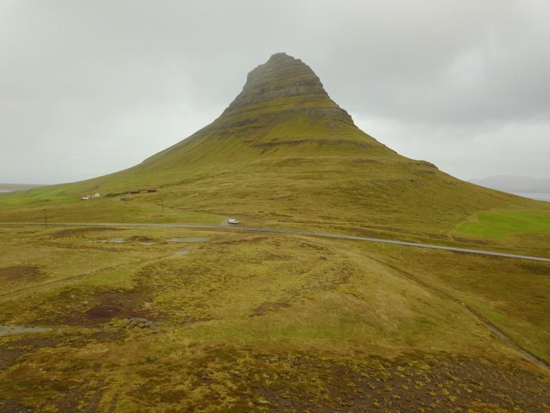 2017-08-27-Iceland-53a-1-arrowhead-mountain-near-Kirkjufellsfoss-Drone.JPG