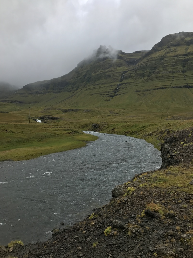 2017-08-27-Iceland-54-arrowhead-mountain-near-Kirkjufellsfoss.JPG