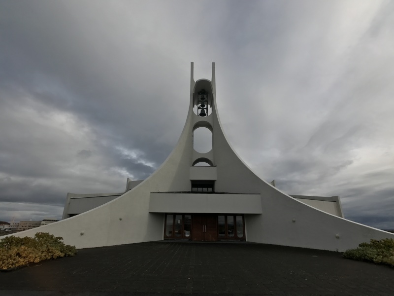 2017-08-28-Iceland-005-Church-of-Stykkisholmur.JPG