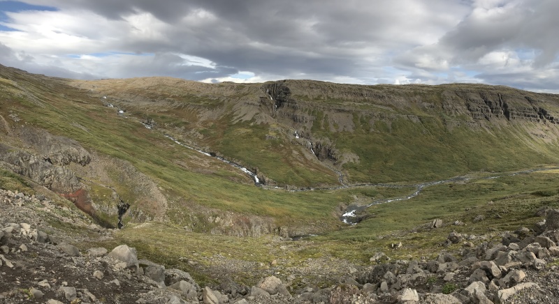 2017/08(August)/Iceland/4Star/800x600_2017-08-28-Iceland-053-Highway-60-waterfalls.JPG
