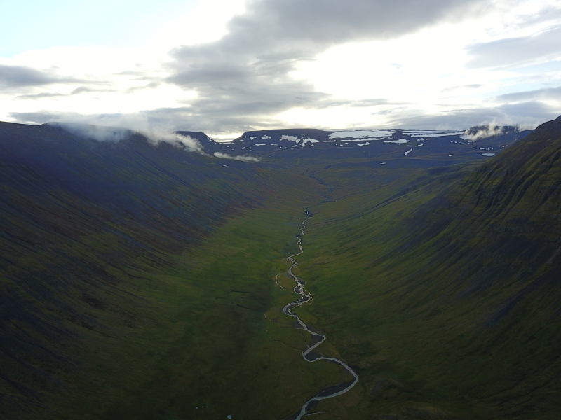 2017-08-29-Iceland-003-Holl-Farm-AirBNB-drone.JPG