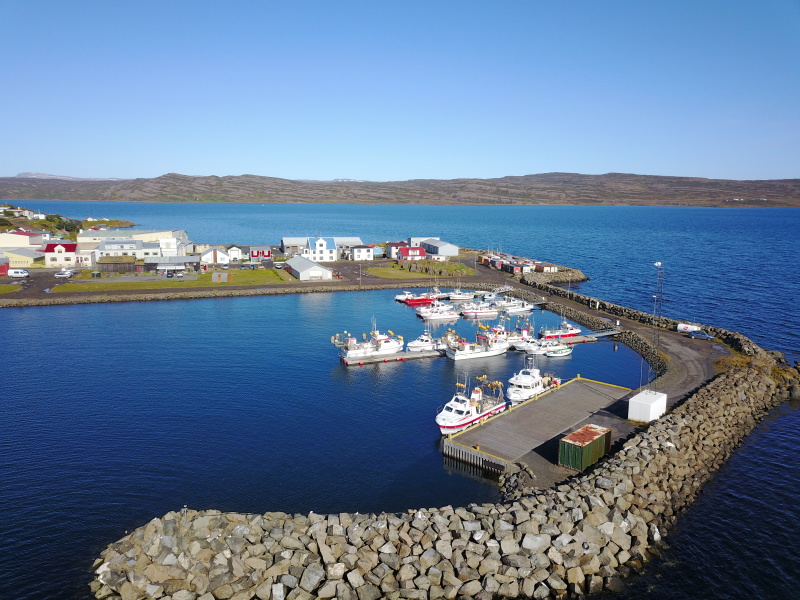 2017/08(August)/Iceland/4Star/800x600_2017-08-29-Iceland-103-HolmavIk-drone.JPG