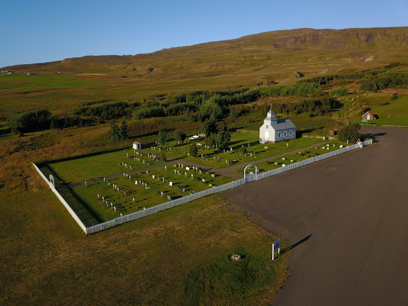 2017-08-29-Iceland-134-Hvammstangi-drone-church.JPG