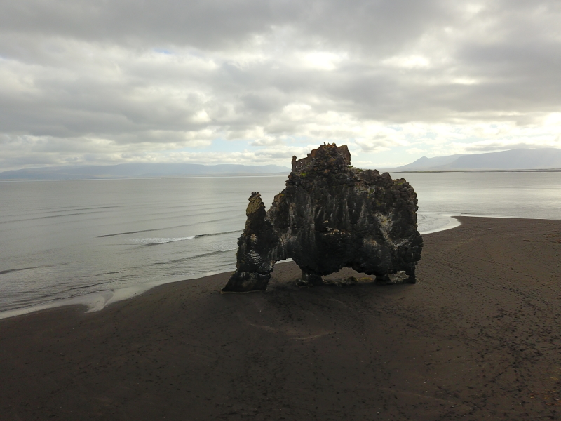 2017/08(August)/Iceland/4Star/800x600_2017-08-30-Iceland-024-HvItserkur-drone.JPG