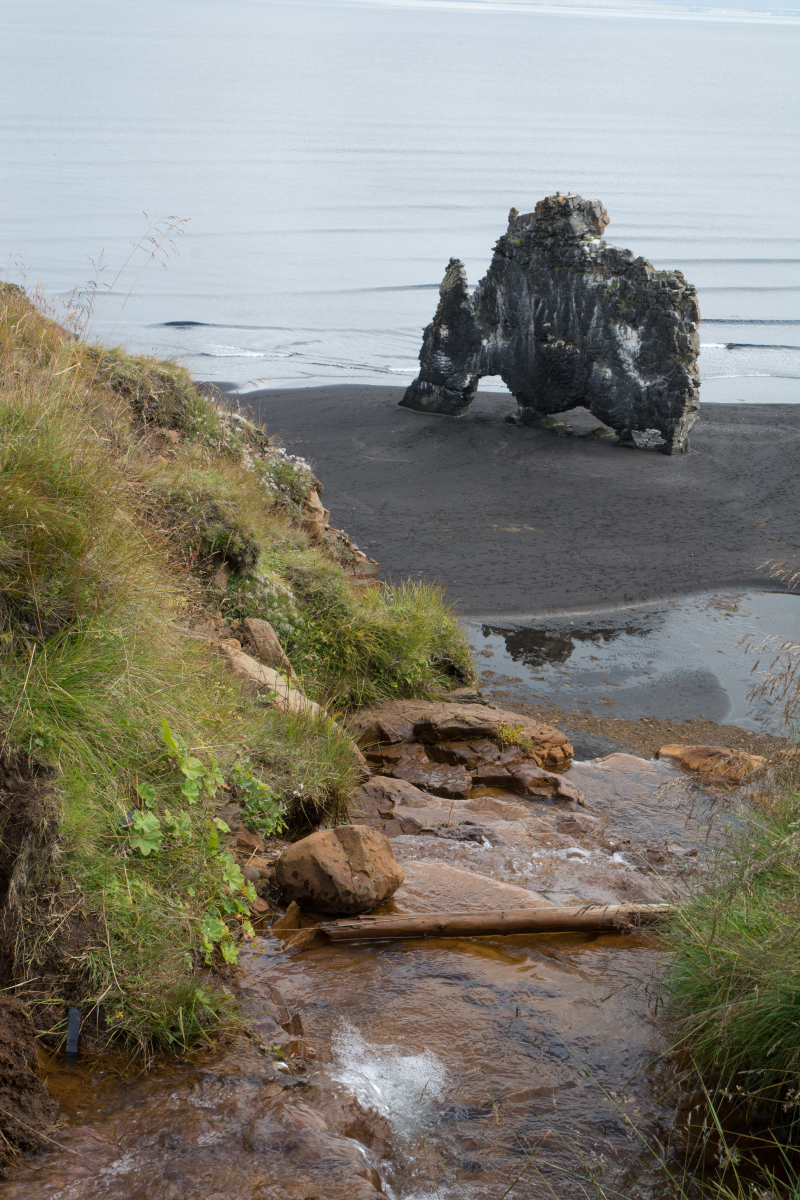 2017-08-30-Iceland-026-HvItserkur.jpg