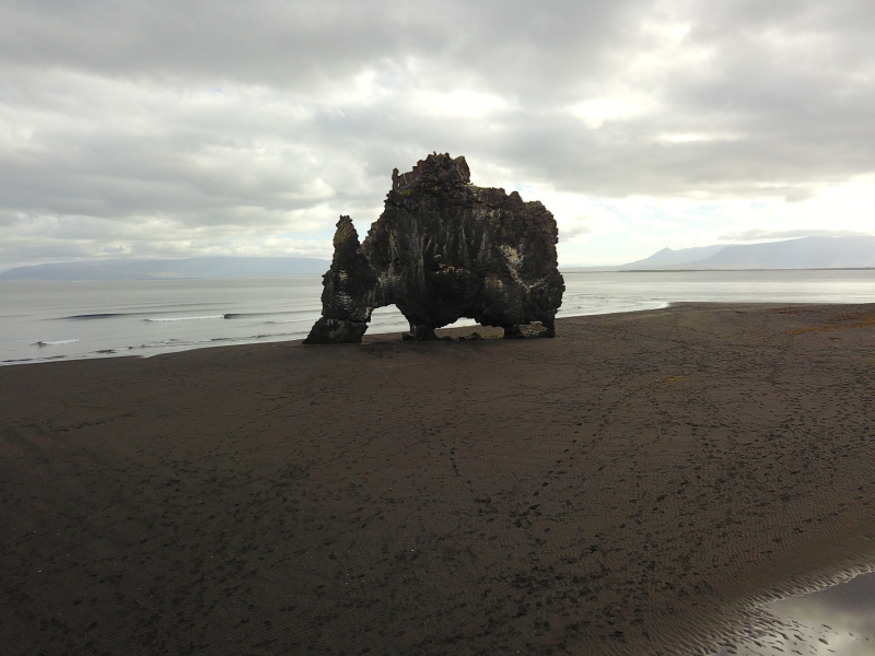 2017/08(August)/Iceland/4Star/800x600_2017-08-30-Iceland-027-HvItserkur-drone.JPG