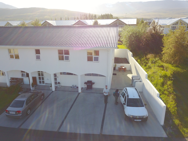 2017-08-30-Iceland-073-Akureyri-AirBnB-Drone.JPG