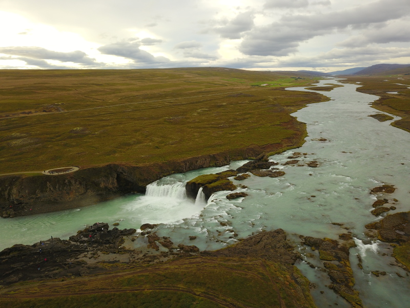 2017/08(August)/Iceland/4Star/800x600_2017-08-31-Iceland-004-Gooafoss-Waterfall-drone.JPG