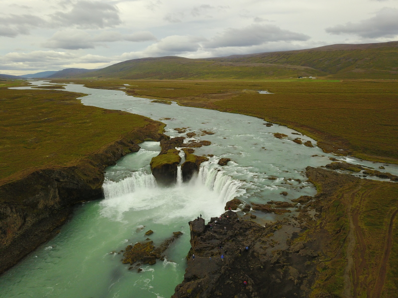 2017/08(August)/Iceland/4Star/800x600_2017-08-31-Iceland-012-Gooafoss-Waterfall-drone.JPG