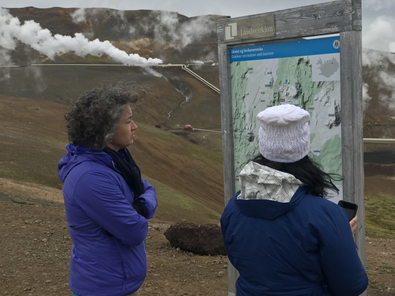2017/08(August)/Iceland/4Star/800x600_2017-08-31-Iceland-079-Geothermal-power-plant-Suzi-Kris.JPG