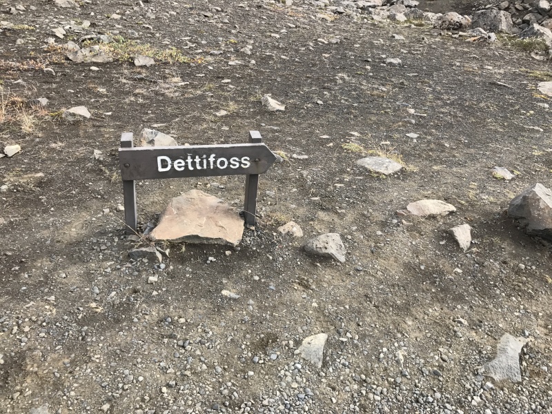 2017/08(August)/Iceland/4Star/800x600_2017-08-31-Iceland-117-Dettifoss-sign.JPG