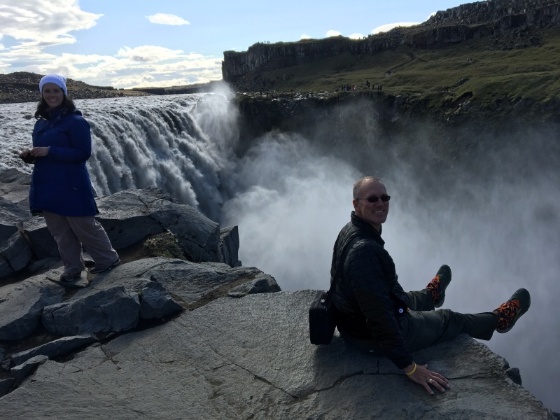 2017/08(August)/Iceland/4Star/800x600_2017-08-31-Iceland-137-Dettifoss-Travis-Kris.JPG