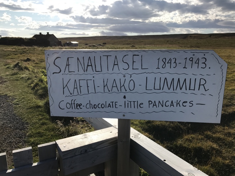 2017/08(August)/Iceland/4Star/800x600_2017-08-31-Iceland-157-Saenautasel-Hobbit-Home-sign.JPG