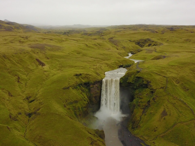2017/08(August)/Iceland/4Star/800x600_2017-09-02-Iceland-32a-Skogafoss-drone.JPG