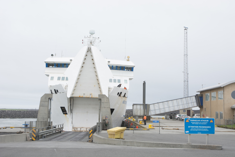 2017-09-02-Iceland-57-Landeyjarhafnarvegur-boat-ferry.jpg