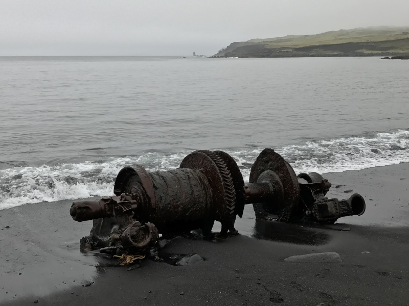 2017-09-02-Iceland-83-Vestmannaeyjar-small-volcanic-island-pirate-cove-winch.JPG