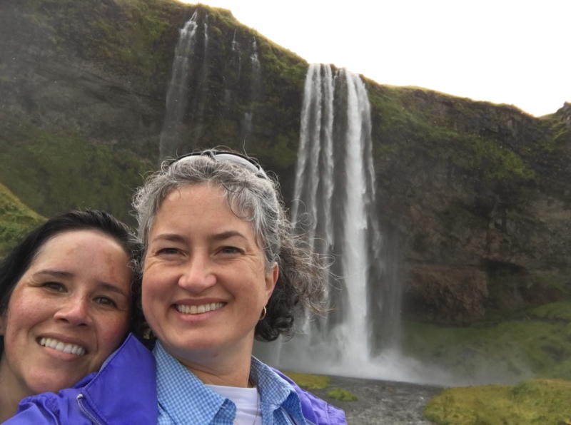 2017/08(August)/Iceland/4Star/800x600_2017-09-03-Iceland-042-Seljalandsfoss-Kris-Suzi.JPG