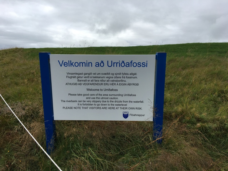 2017/08(August)/Iceland/4Star/800x600_2017-09-03-Iceland-045-Urrioafoss-sign.JPG