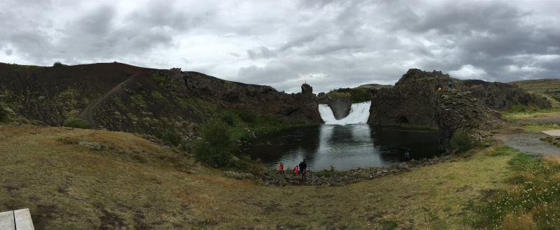 2017/08(August)/Iceland/4Star/800x600_2017-09-03-Iceland-078-Hjalparfoss-Travis-on-top.JPG
