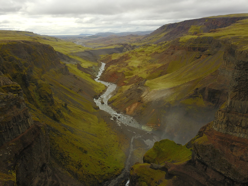 2017/08(August)/Iceland/4Star/800x600_2017-09-03-Iceland-088-Haifoss-drone.JPG