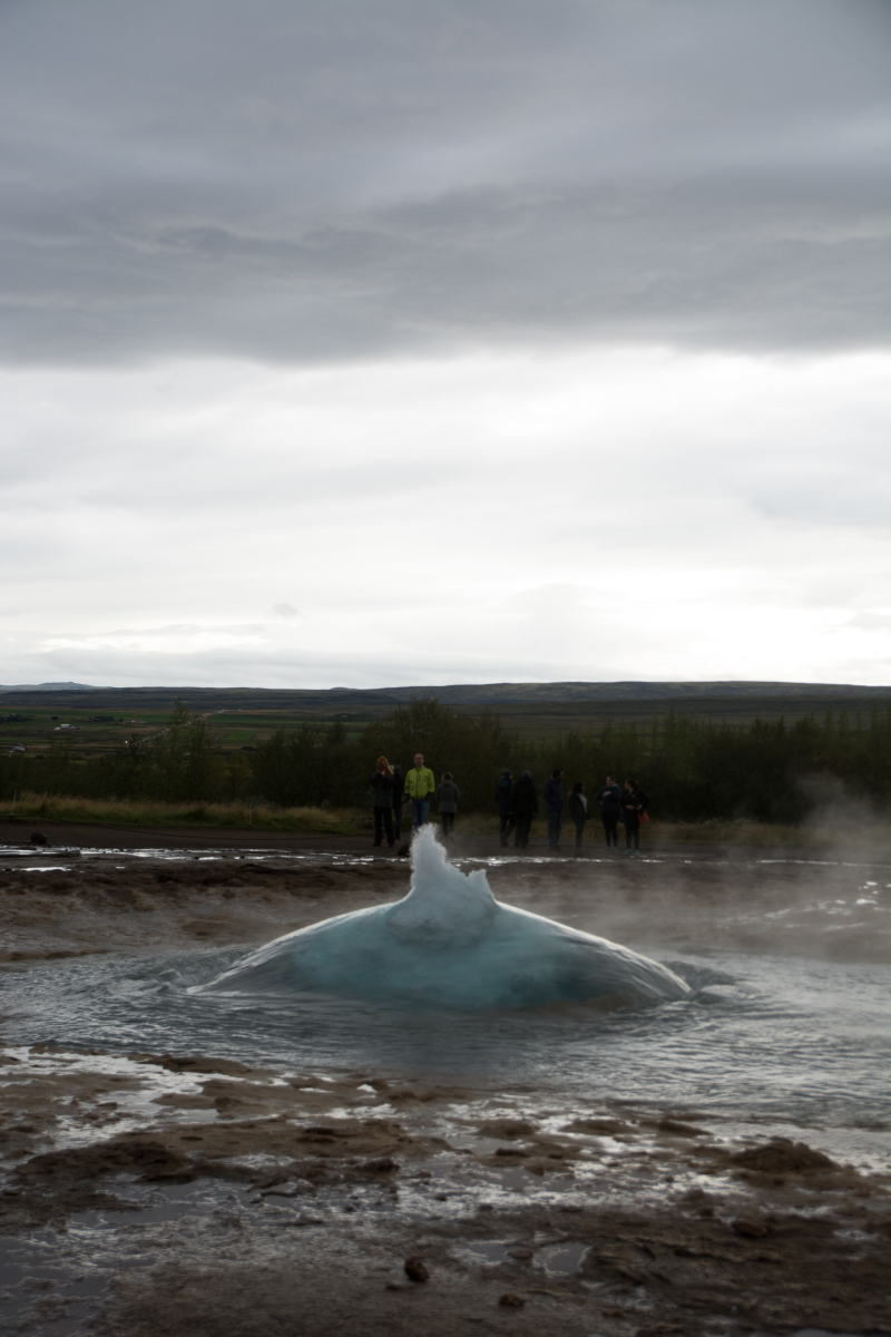 2017-09-04-Iceland-046-Geysir-little-blow.jpg
