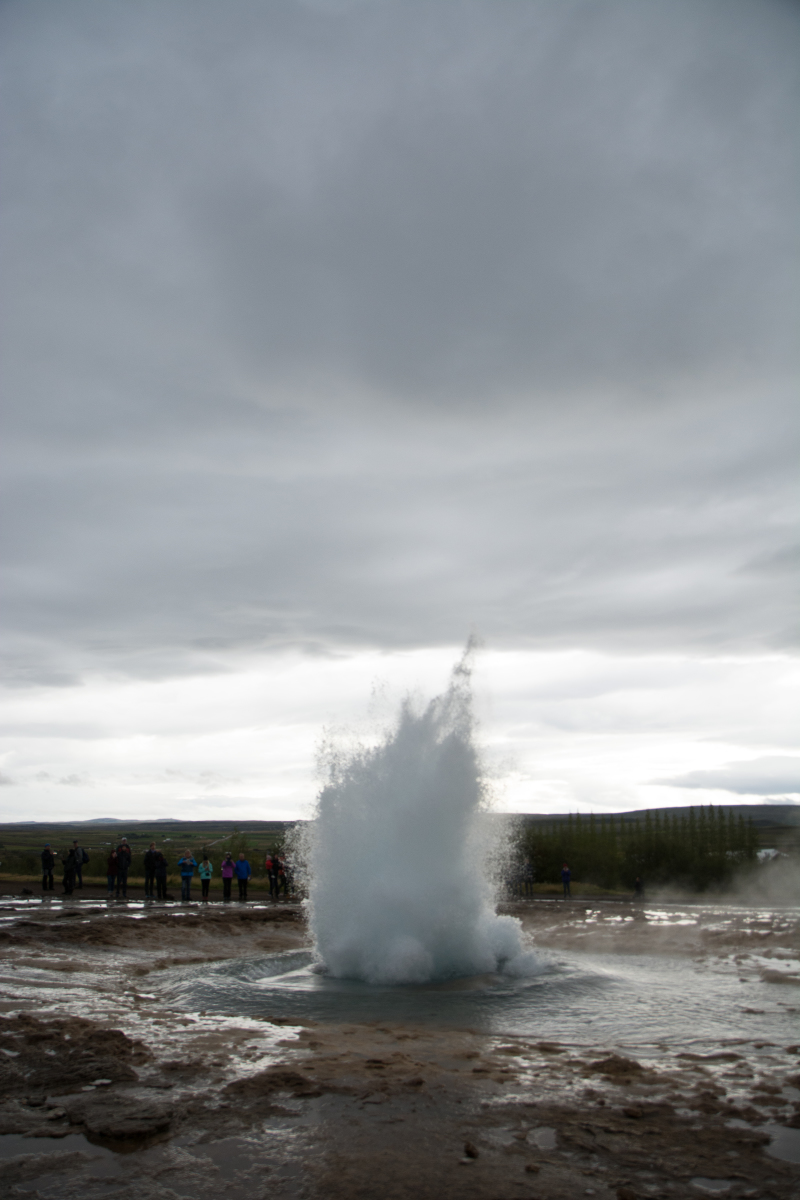 2017-09-04-Iceland-057-Geysir-little-blow.jpg