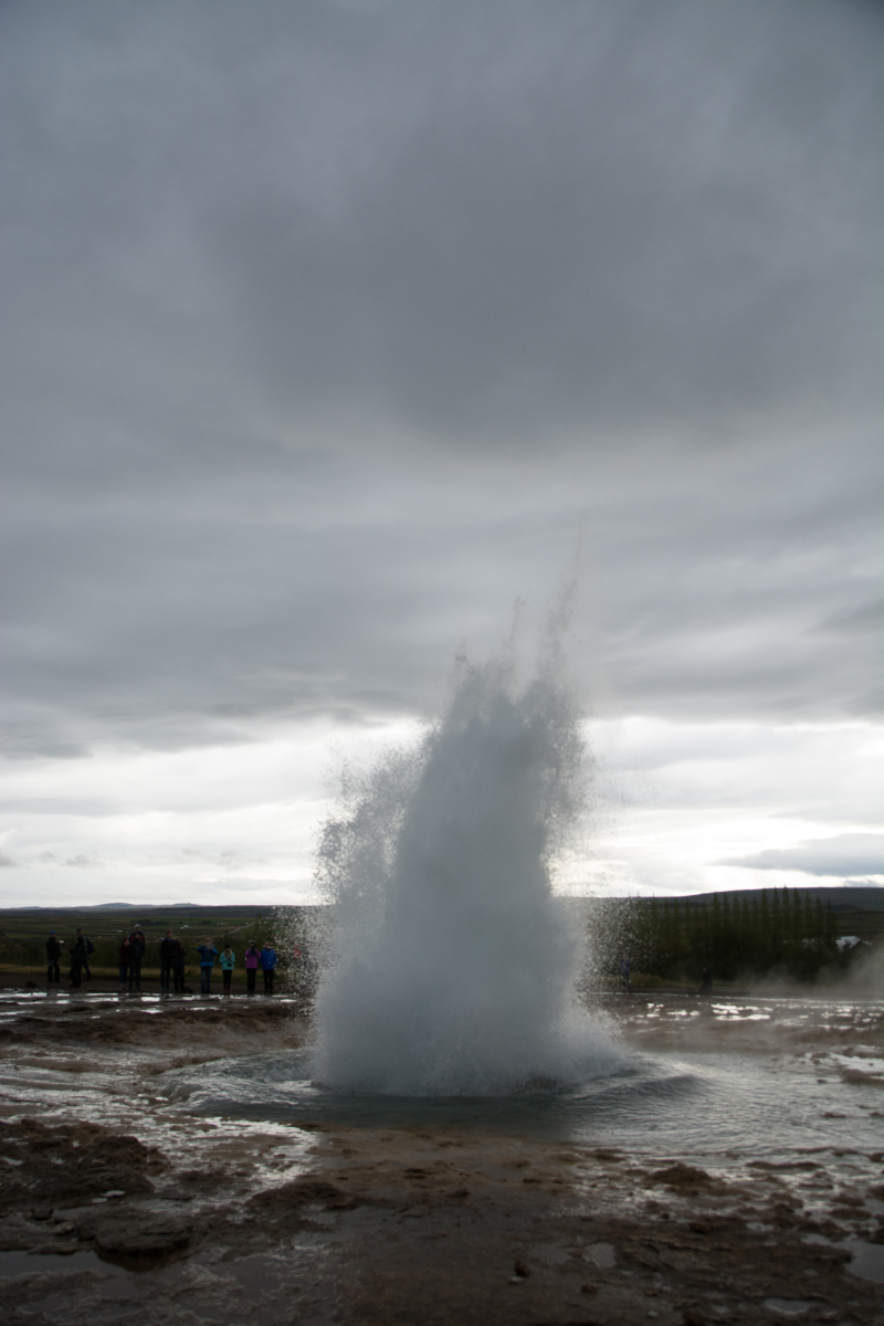 2017-09-04-Iceland-058-Geysir-little-blow.jpg
