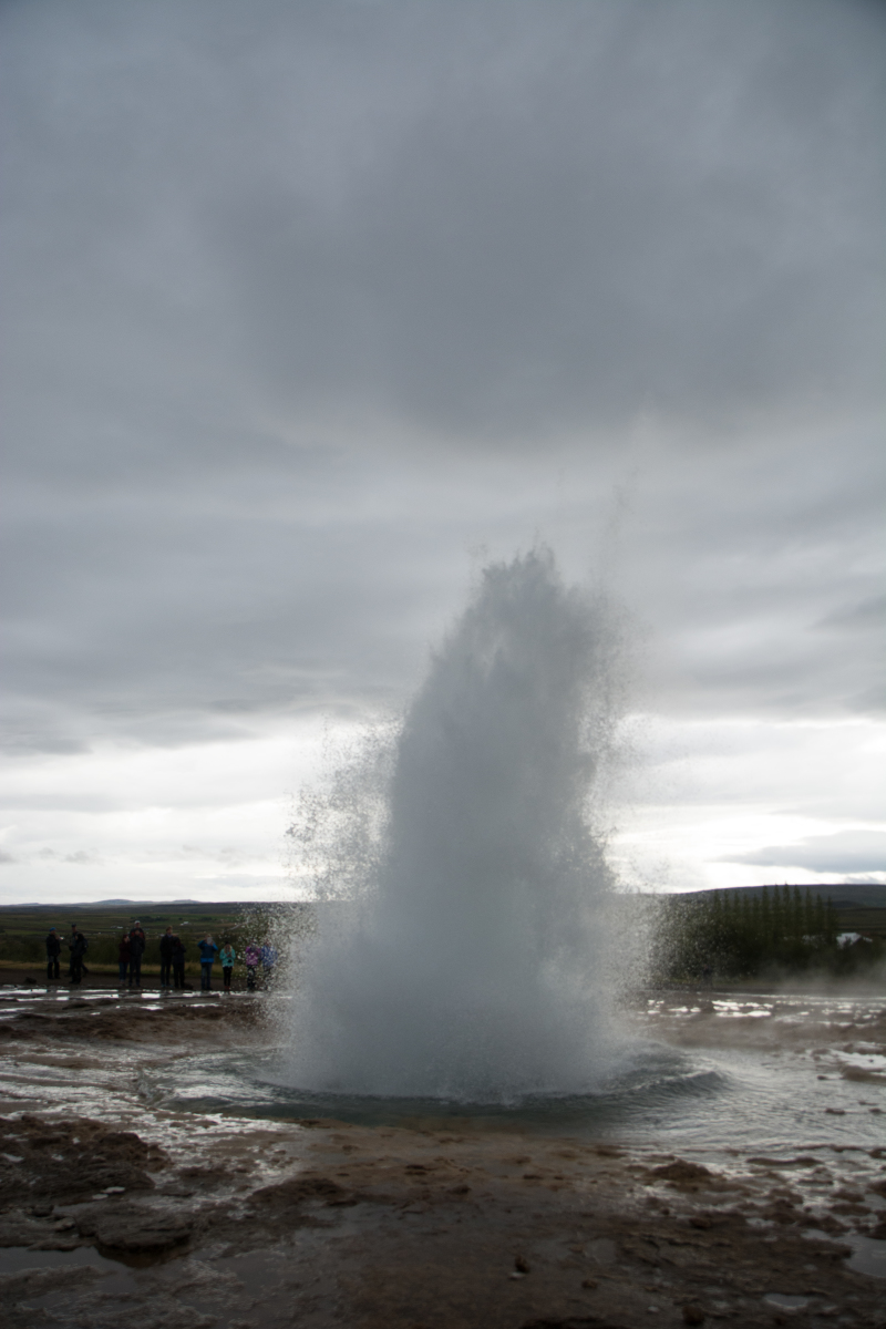 2017-09-04-Iceland-059-Geysir-little-blow.jpg